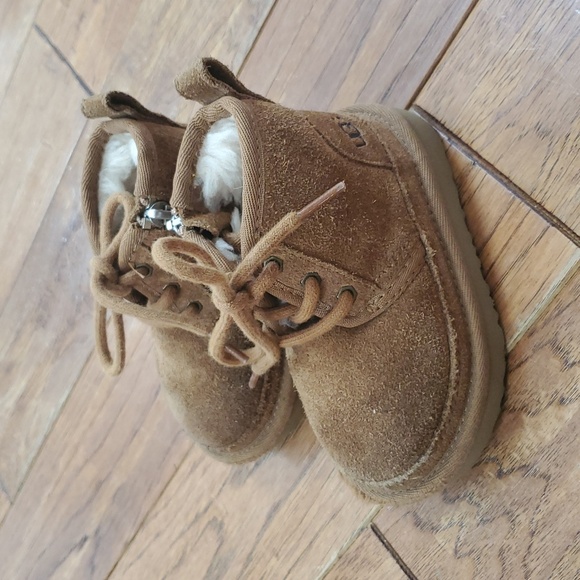 UGG Neumel Tan Zip Booties - Picture 3 of 10